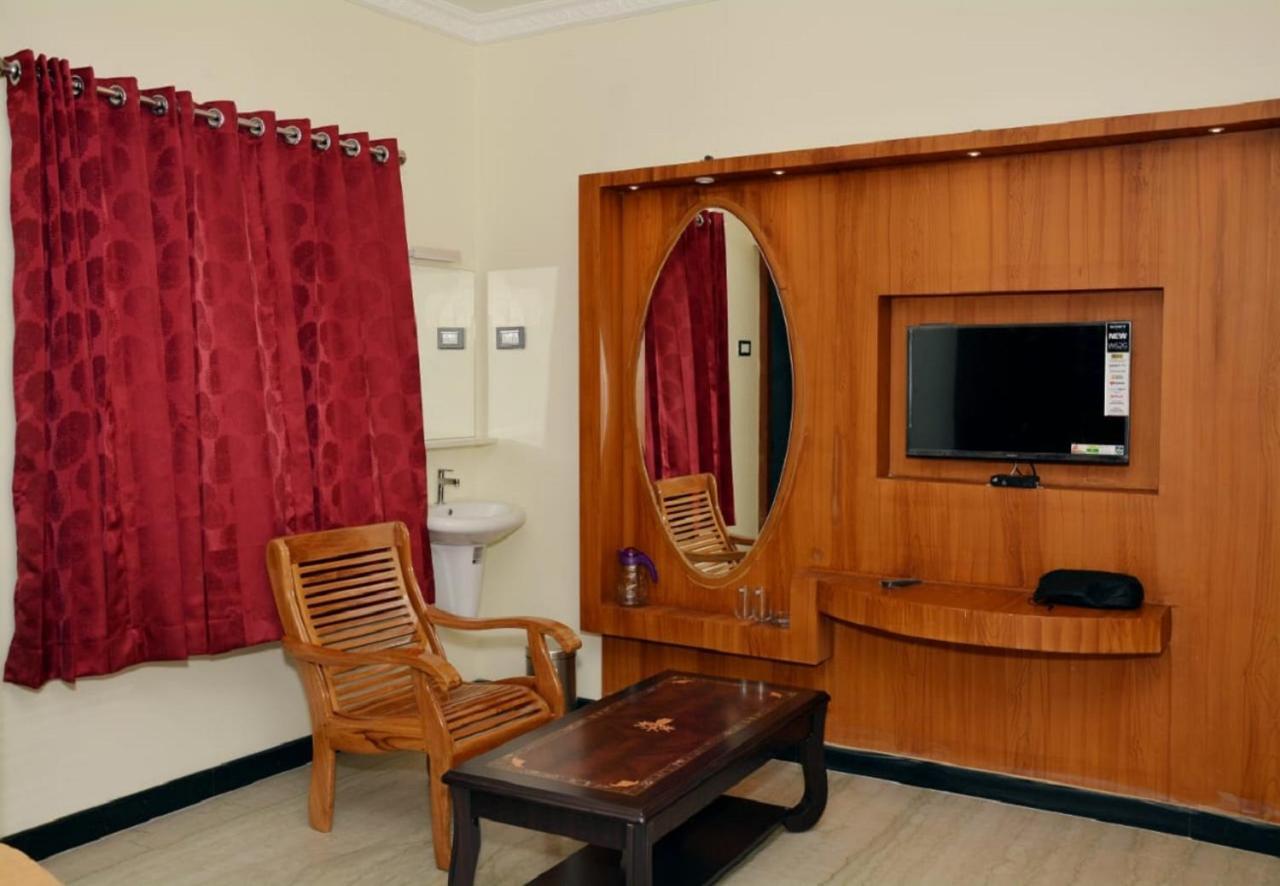 Anandha Grand Lodge Тиручендур Экстерьер фото