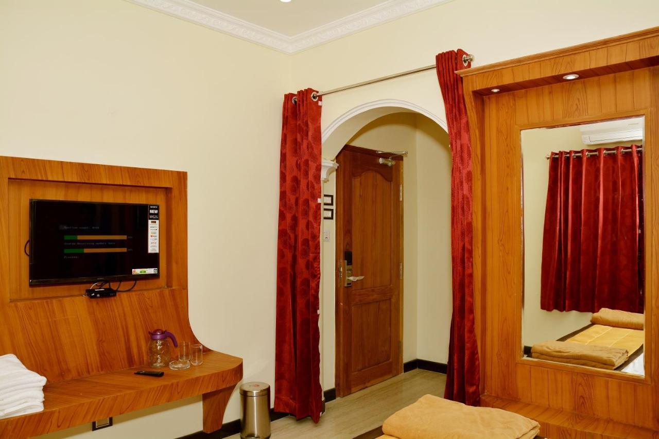 Anandha Grand Lodge Тиручендур Экстерьер фото